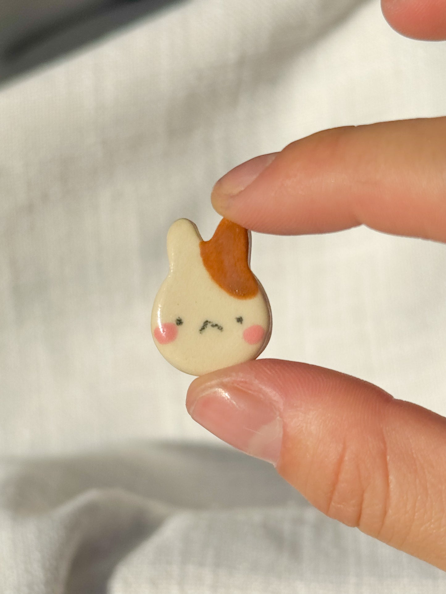 ceramic chibi bunny - croc charm