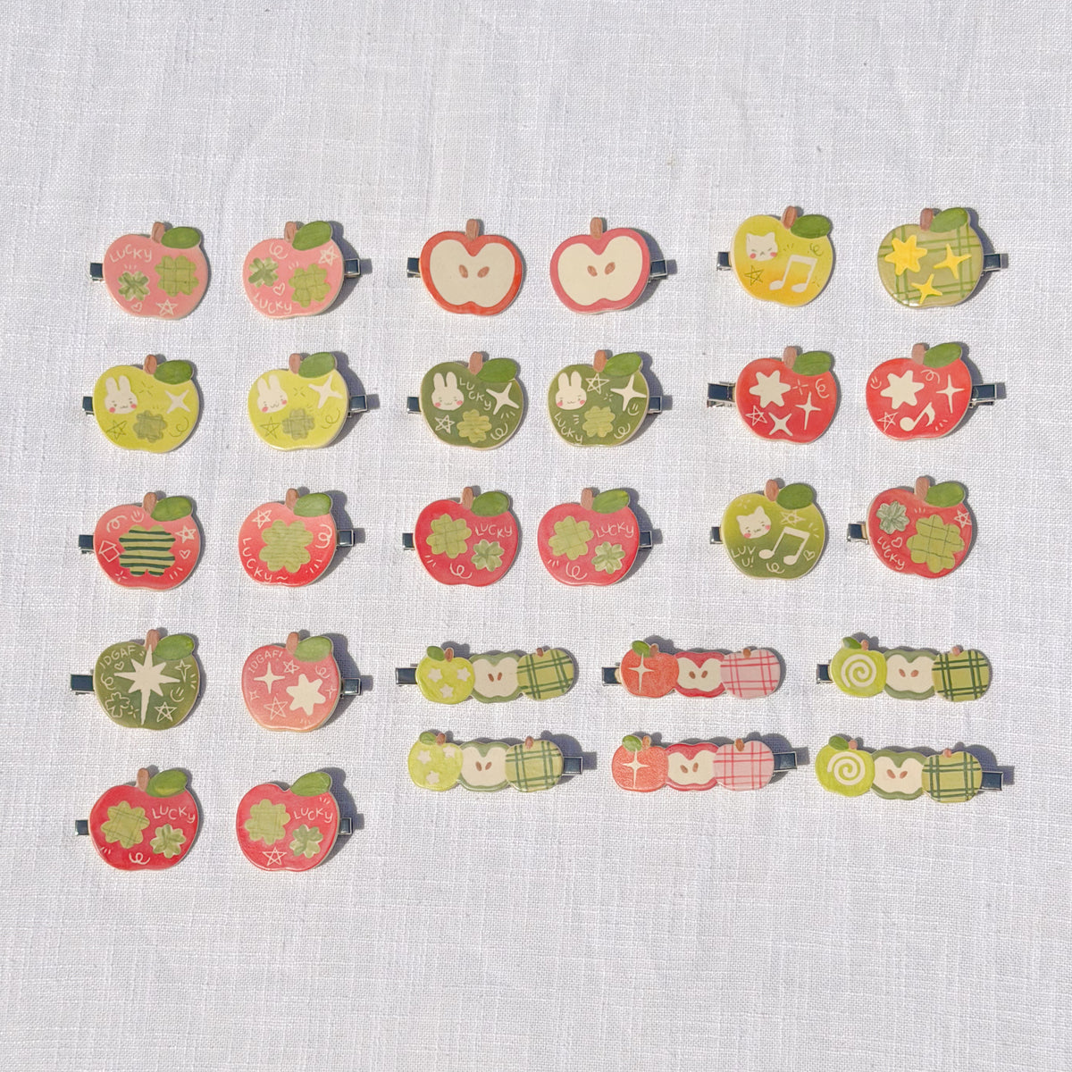 apple hair clip (fuji)