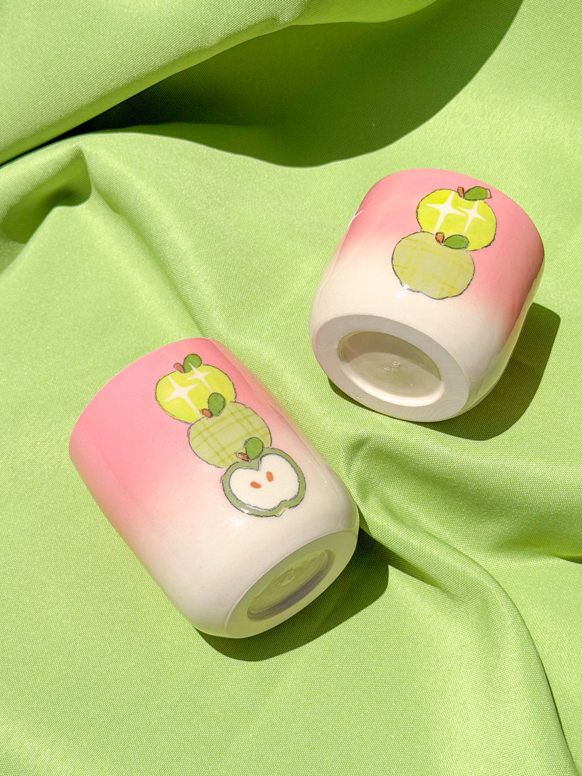 2 apples short cup (pink)