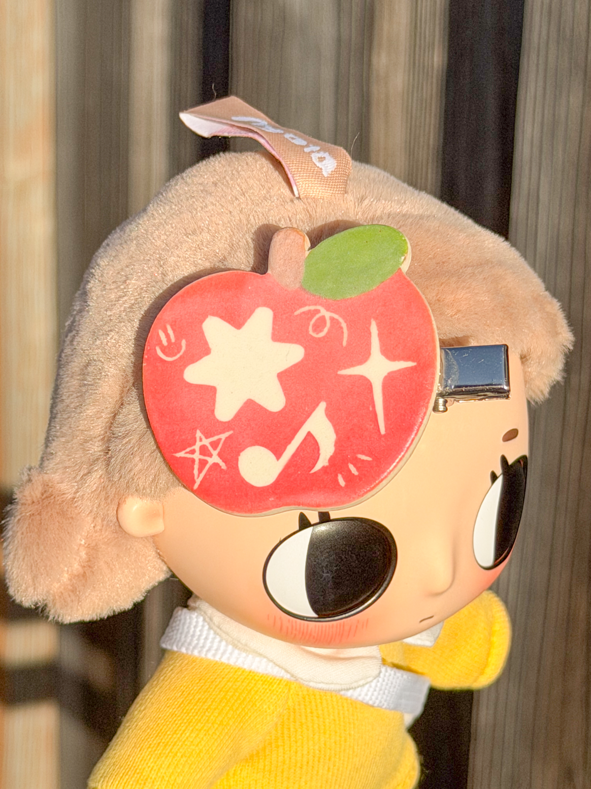 apple hair clip (cosmic)