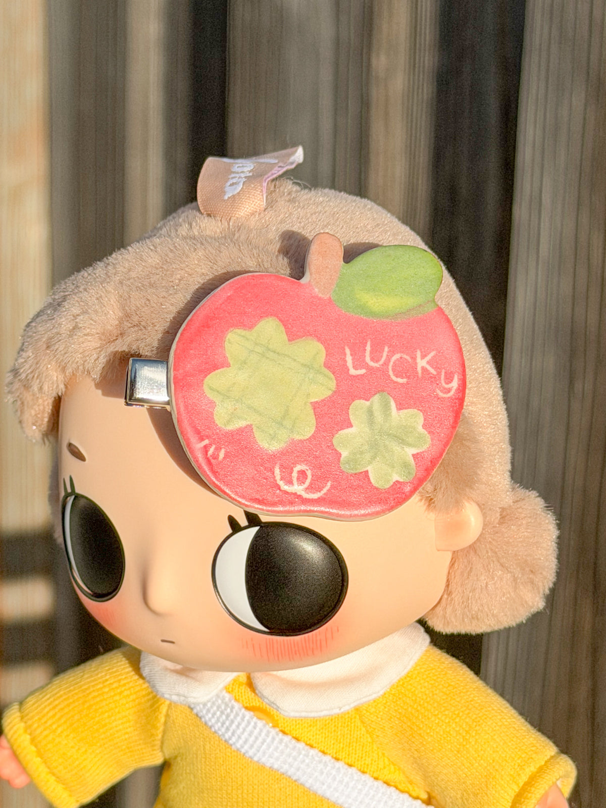 apple hair clip (fortune)