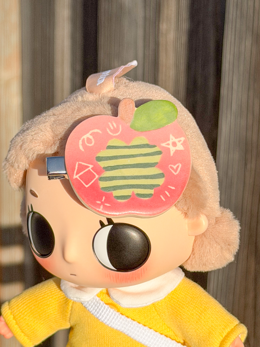 apple hair clip (gala)