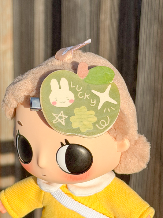 apple hair clip (granny smith)