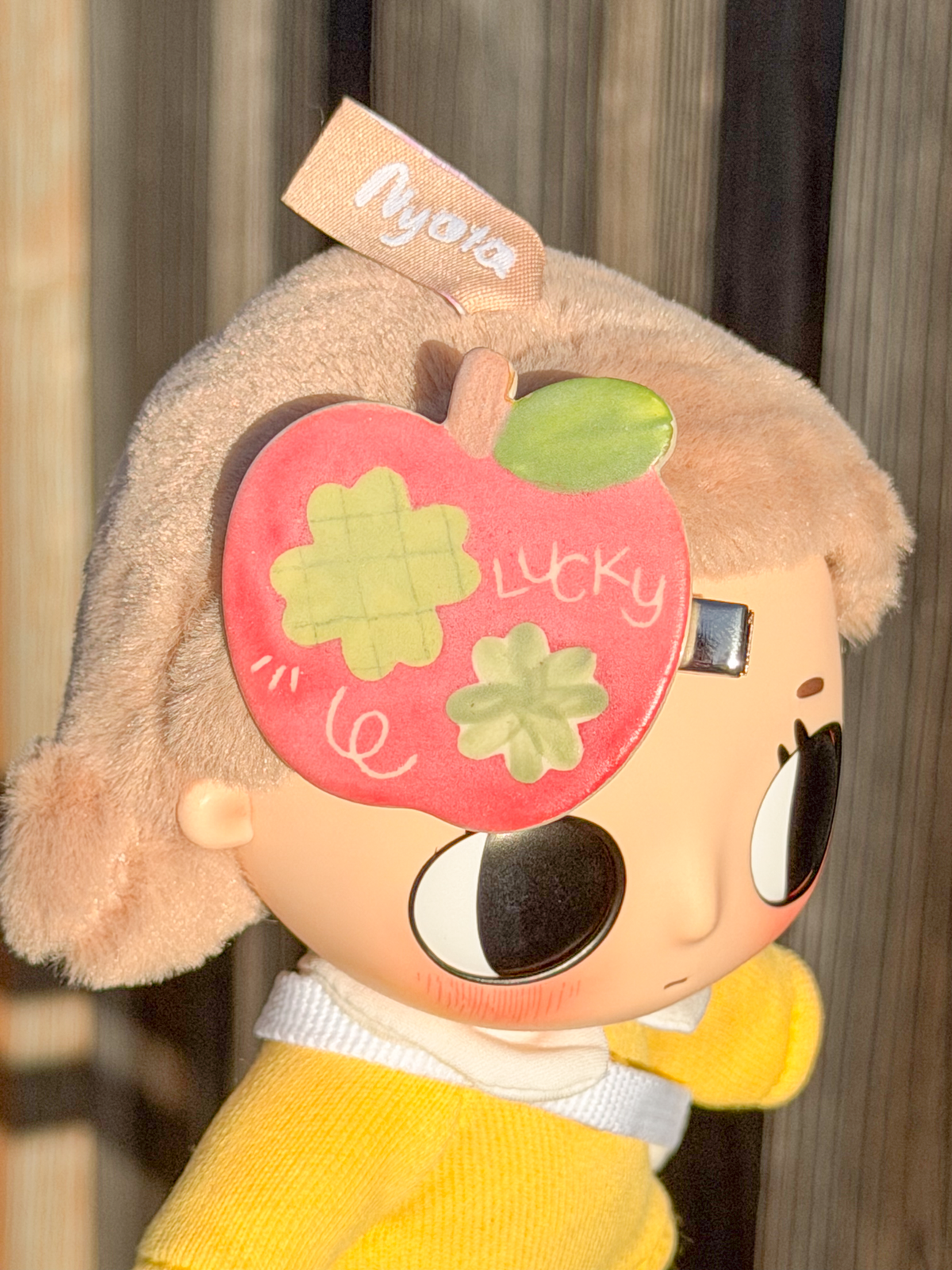 apple hair clip (fortune)