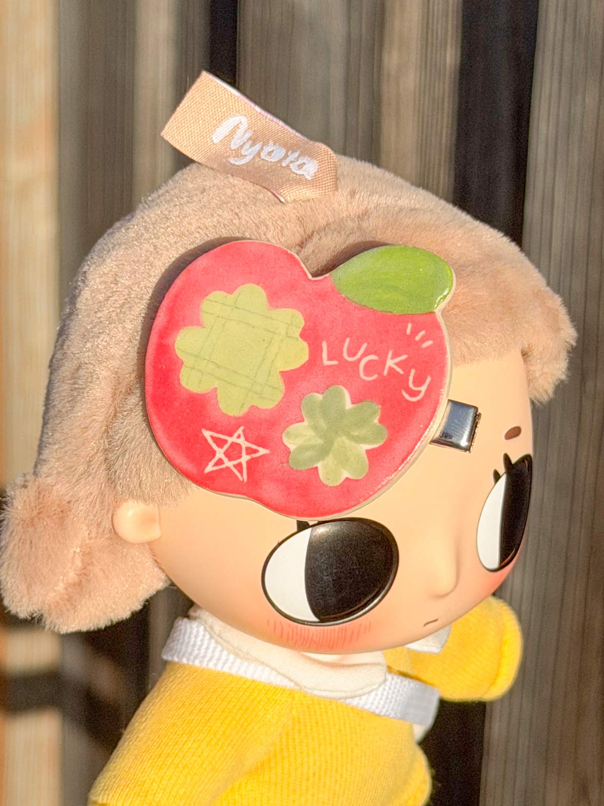 apple hair clip (fortune)