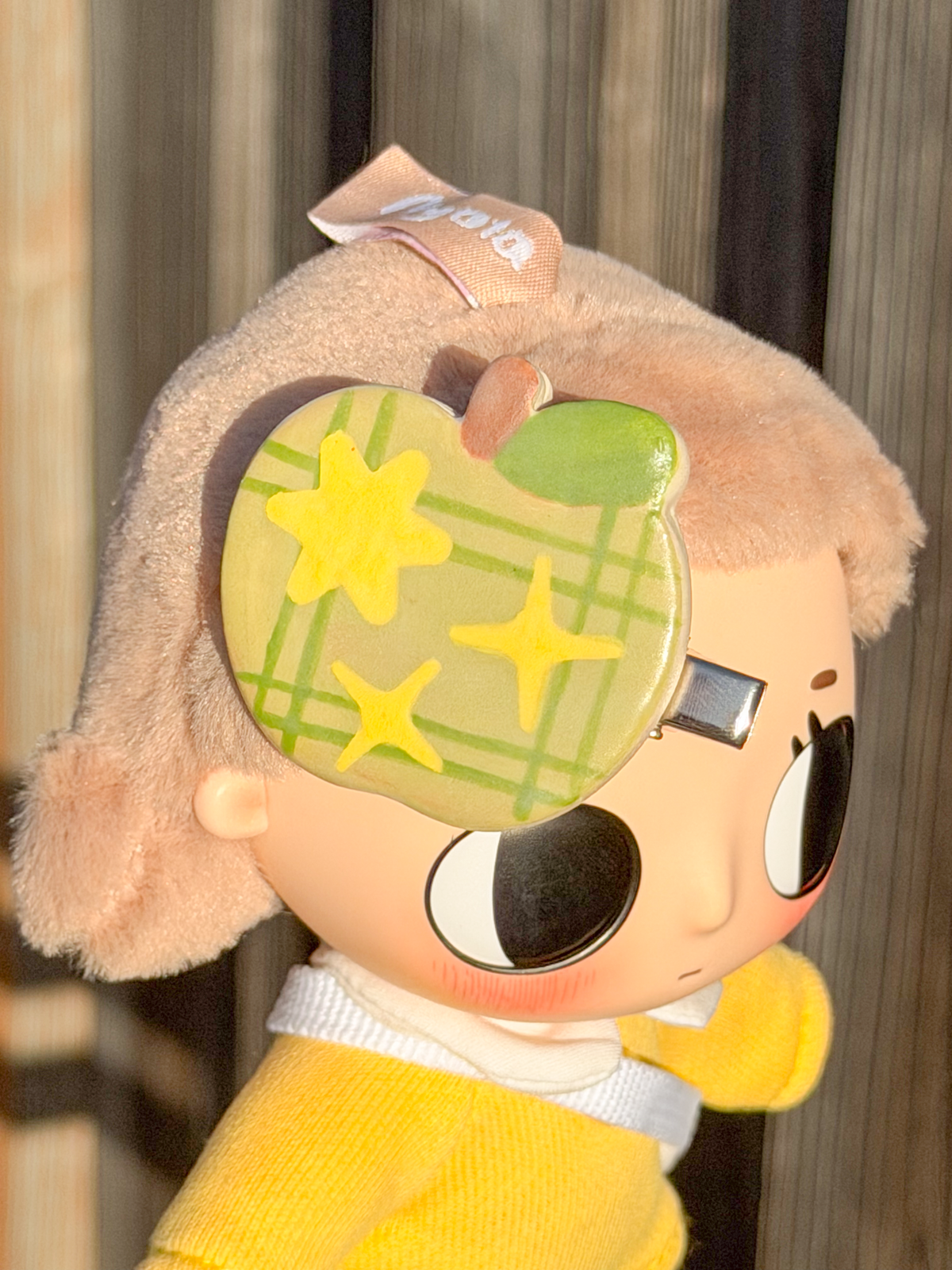 apple hair clip (shizuka)